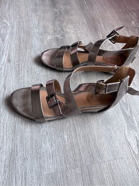 Eurosoft Metallic Bronze Strappy Buckle Sandals